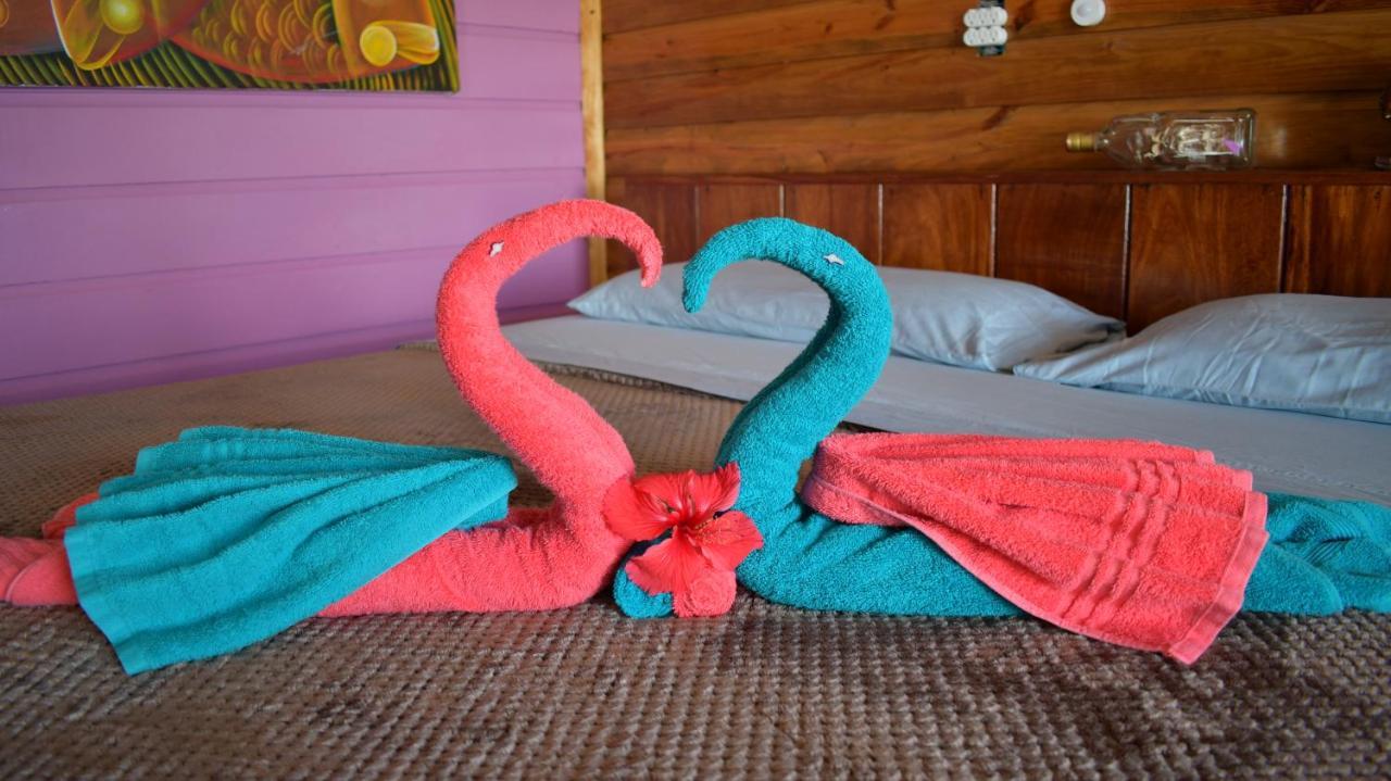 King Lewey'S Island Resort Placencia Zewnętrze zdjęcie
