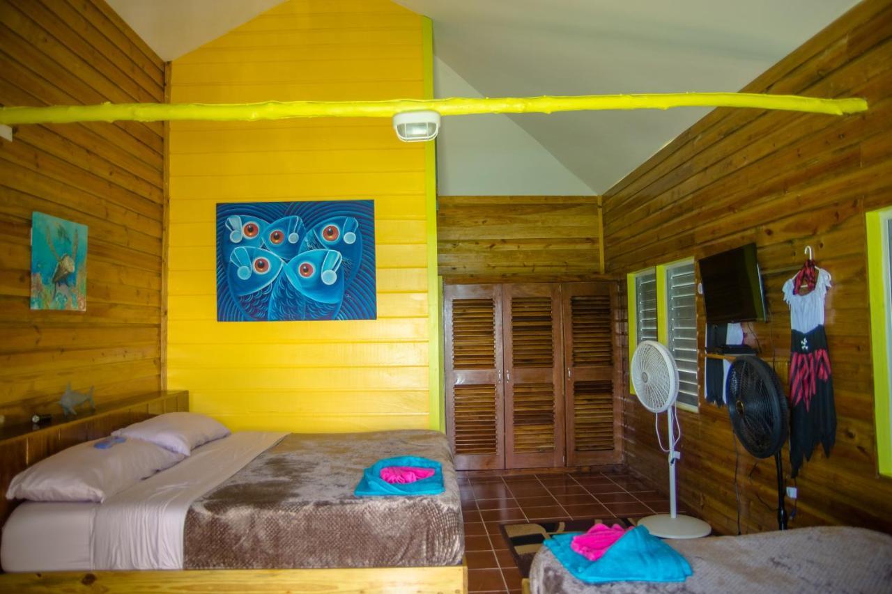 King Lewey'S Island Resort Placencia Zewnętrze zdjęcie