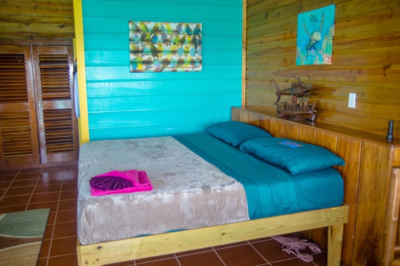 King Lewey'S Island Resort Placencia Zewnętrze zdjęcie